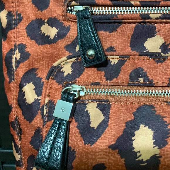 Franco Sarto Leopard Print crossbody purse - Picture 5 of 10